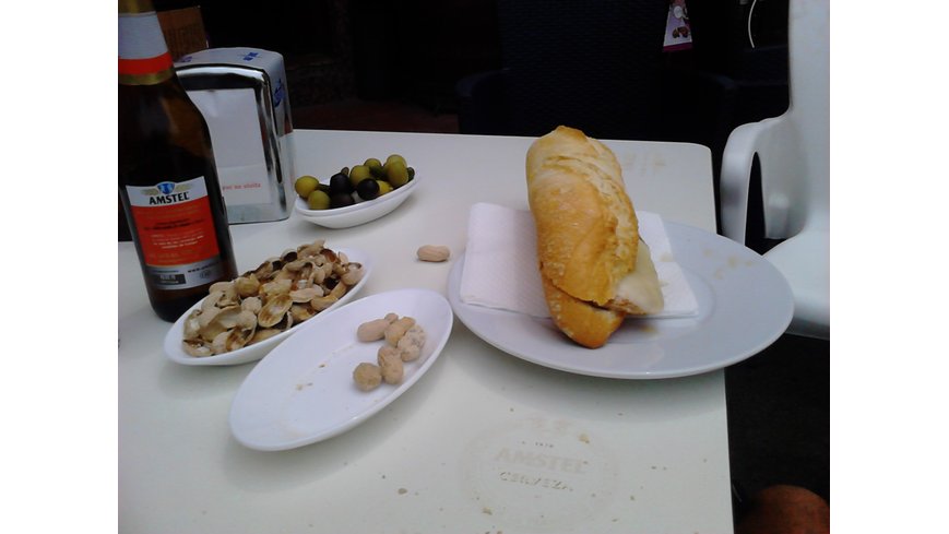 Foto 2 de Comiendo en Casa Eustaquio, en la Plaza de la Constitución de Viver