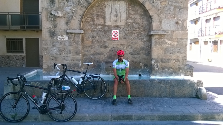 Foto 2 de Fuente de El Járiz, El Toro