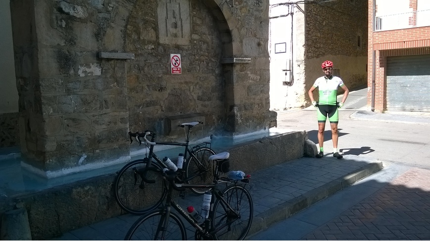 Foto 4 de Fuente de El Járiz, El Toro