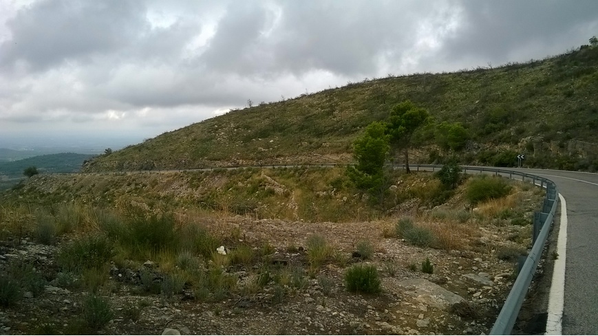 Foto 1 de Continuando la ascensión a Alcublas