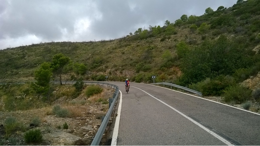 Foto 2 de Continuando la ascensión a Alcublas