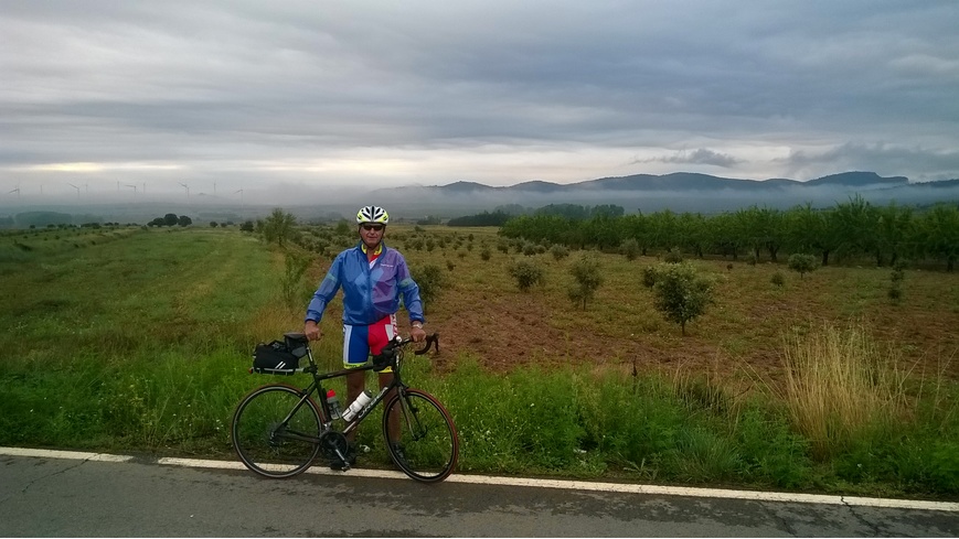 Foto 1 de Llano de Barracas entre niebla