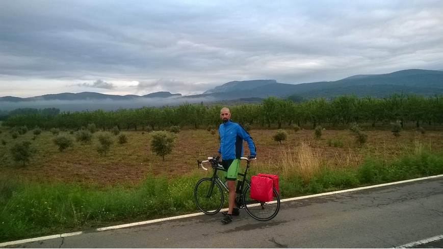 Foto 2 de Llano de Barracas entre niebla