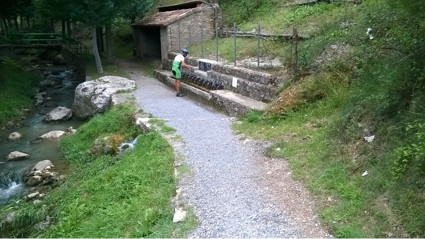 Foto 2 de Fuente del Cabrito, Camarena de la Sierra