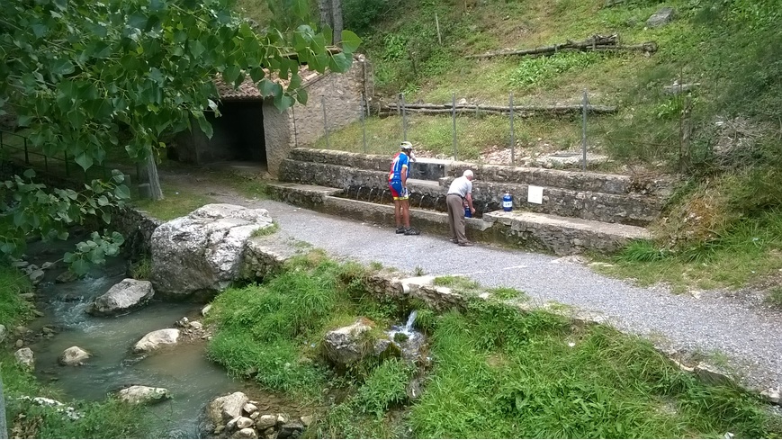 Foto 3 de Fuente del Cabrito, Camarena de la Sierra