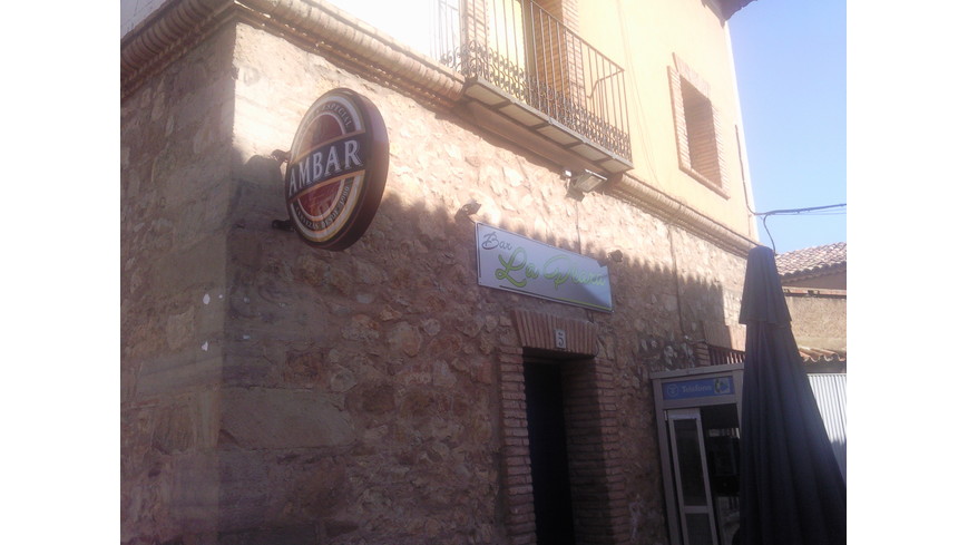 Foto 1 de Almorzando en el Bar La Plaza, Villafranca del Campo