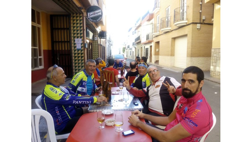Foto 3 de Compartiendo almuerzo en Petrés con el Comando Patraix