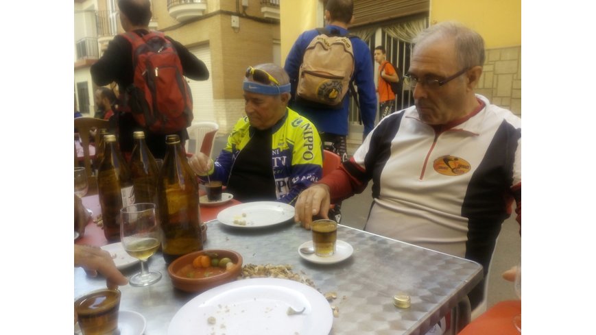 Foto 4 de Compartiendo almuerzo en Petrés con el Comando Patraix