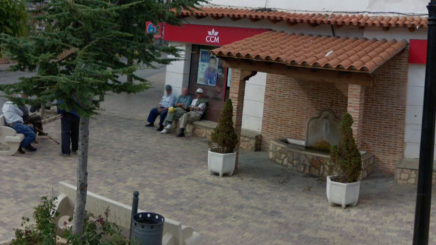 Foto 1 de Fuente de la plaza de Cardenete