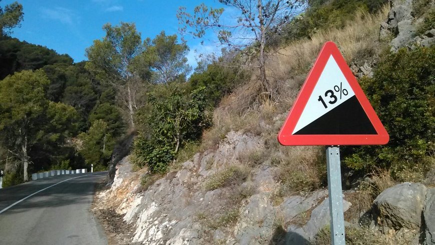 Foto 1 de Iniciando el ascenso del Alto de Ebo