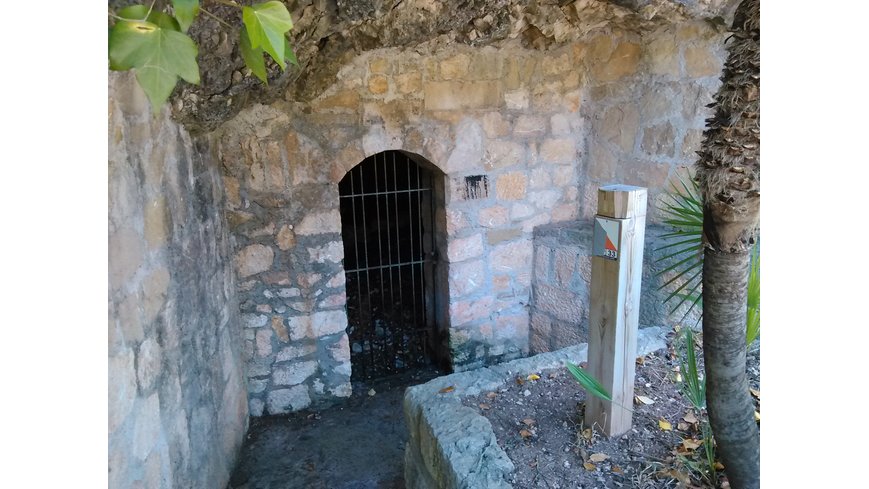 Foto 1 de Extraña cueva en L'Orxa