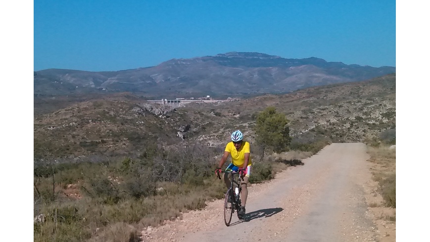 Foto 2 de Final del cemento en la pista hasta Yátova